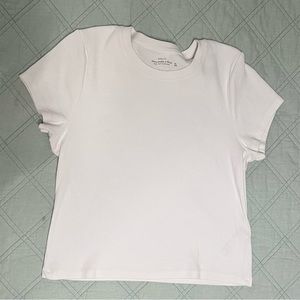 NWOT. Soft Essentials easy ribbed tee